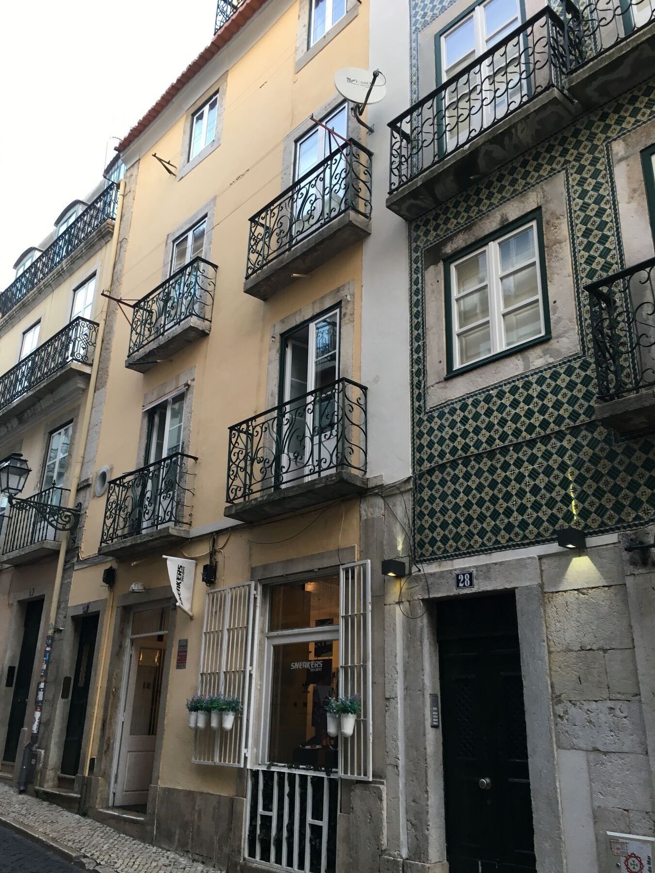 Lisbon Fragrances Apartment Exterior photo